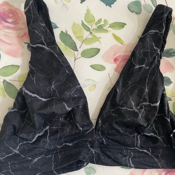 Pair of Victorias Secret Bralettes - Picture 2 of 4